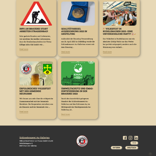 News and updates section from Schlossbrauerei Au-Hallertau’s website featuring announcements, festival highlights, and environmental certifications.